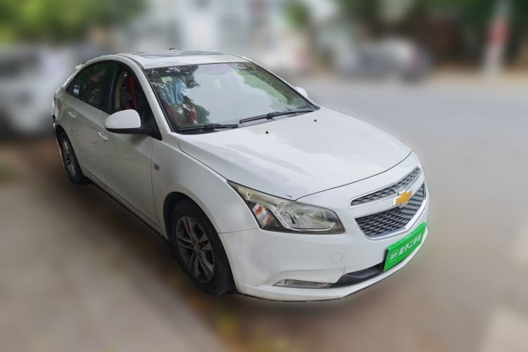 Used Chevrolet Cruze 2015 1.5L Classic SE MT Front Right 45 Deg