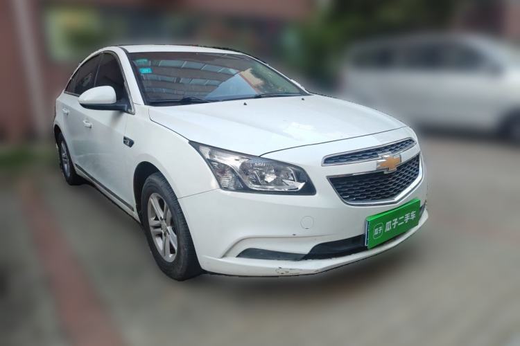 Used Chevrolet Cruze 2015 1.5L Classic SL MT Front Right 45 Deg