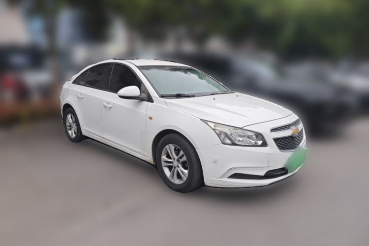 Used Chevrolet Cruze 2015 1.5L Classic SL MT Front Right 45 Deg