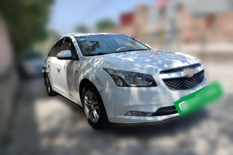 Used Chevrolet Cruze 2015 1.5L Classic SE MT Front Right 45 Deg