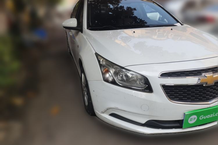Used Chevrolet Cruze 2015 1.5L Classic SL MT Front Right 45 Deg