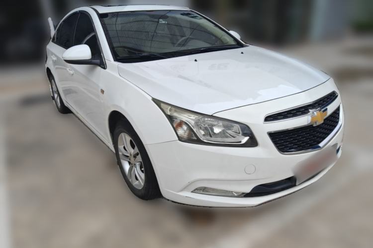 Used Chevrolet Cruze 2015 1.5L Classic SE AT Front Right 45 Deg