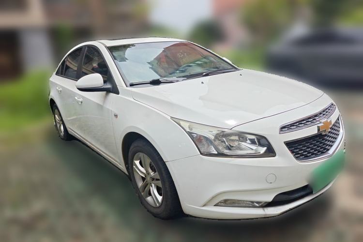 Used Chevrolet Cruze 2015 1.5L Classic SE MT Front Right 45 Deg