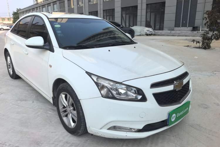 Used Chevrolet Cruze 2015 1.5L Classic SE MT Front Right 45 Deg