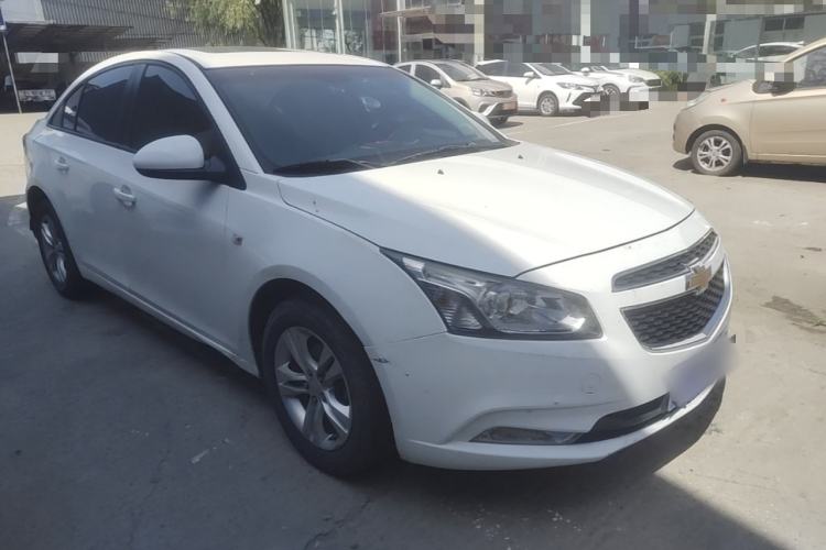 Used Chevrolet Cruze 2015 1.5L Classic SE MT Front Right 45 Deg