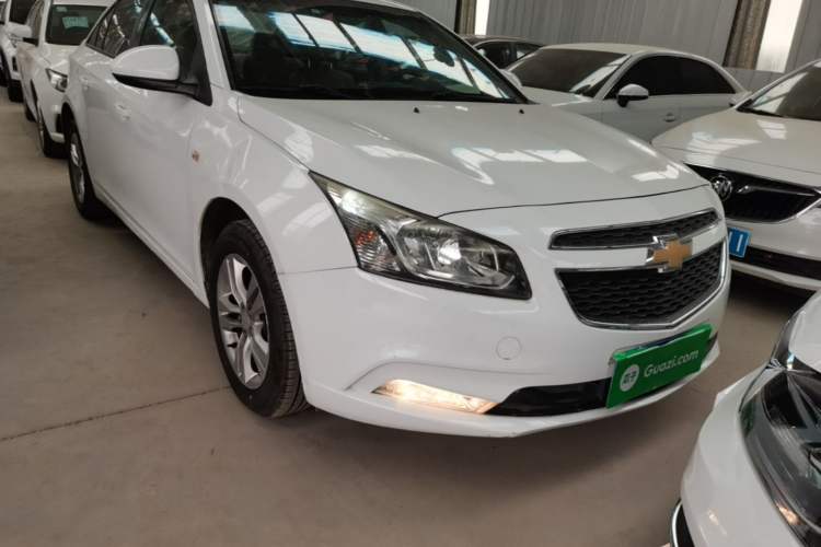 Used Chevrolet Cruze 2015 1.5L Classic SE AT Front Right 45 Deg