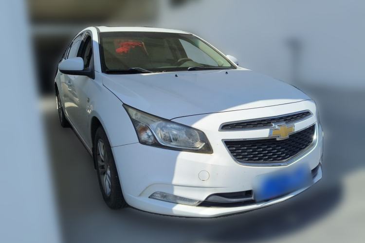 Used Chevrolet Cruze 2015 1.5L Classic SE AT Front Right 45 Deg