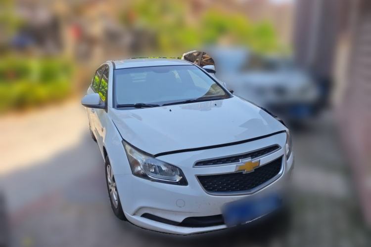 Used Chevrolet Cruze 2015 1.5L Classic SL MT Front Right 45 Deg