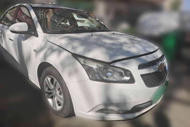Used Chevrolet Cruze 2015 1.5L Classic SE MT Front Right 45 Deg