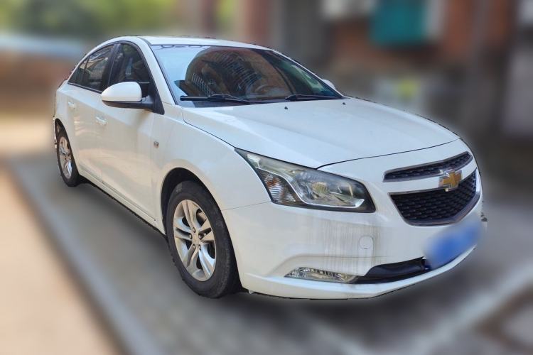 Used Chevrolet Cruze 2015 1.5L Classic SE AT Front Right 45 Deg