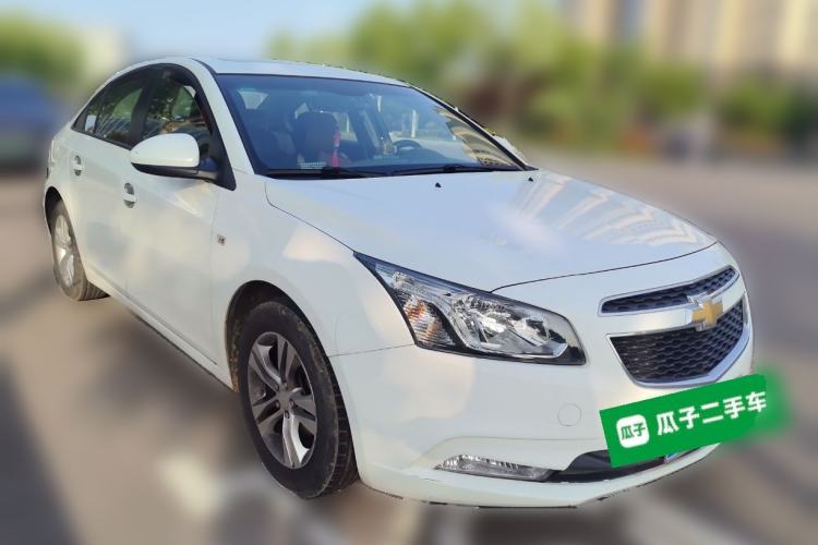Used Chevrolet Cruze 2015 1.5L Classic SE MT Front Right 45 Deg