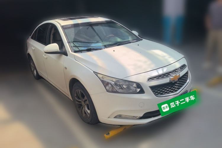 Used Chevrolet Cruze 2015 1.5L Classic SE MT Front Right 45 Deg