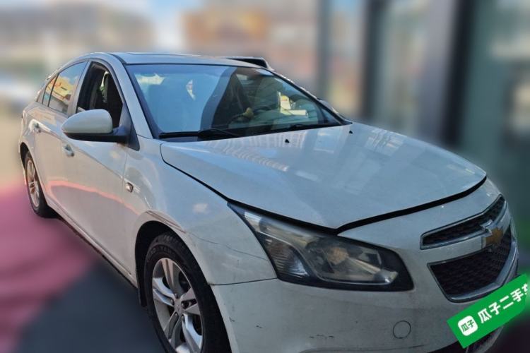 Used Chevrolet Cruze 2015 1.5L Classic SE MT Front Right 45 Deg
