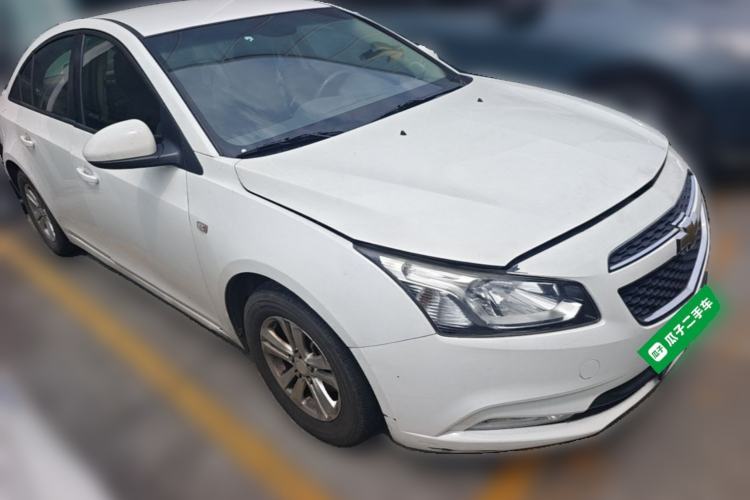 Used Chevrolet Cruze 2015 1.5L Classic SL MT Front Right 45 Deg