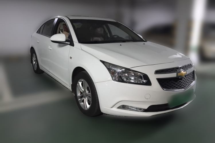 Used Chevrolet Cruze 2015 1.5L Classic SE AT Front Right 45 Deg