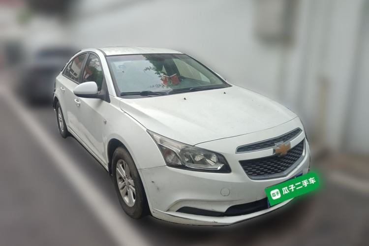 Used Chevrolet Cruze 2015 1.5L Classic SL MT Front Right 45 Deg