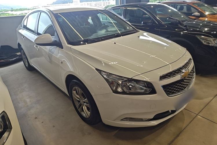 Used Chevrolet Cruze 2015 1.5L Classic SE AT Front Right 45 Deg