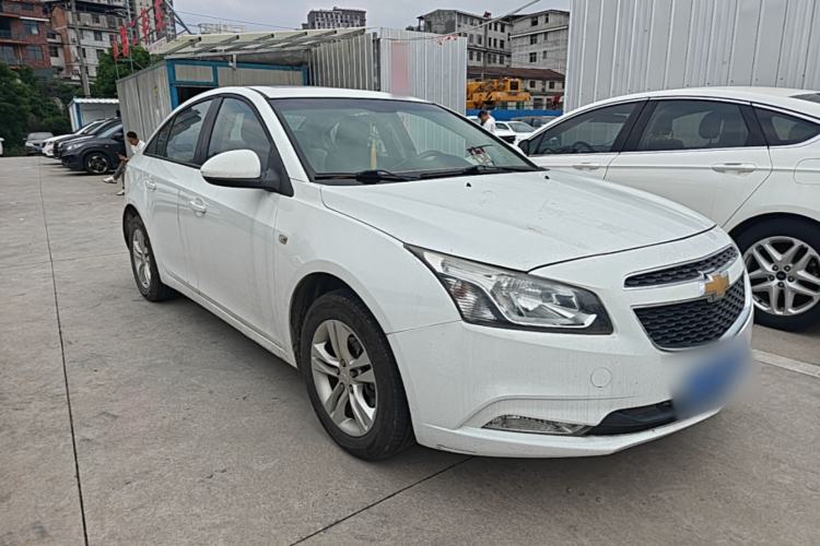 Used Chevrolet Cruze 2015 1.5L Classic SE AT Front Right 45 Deg