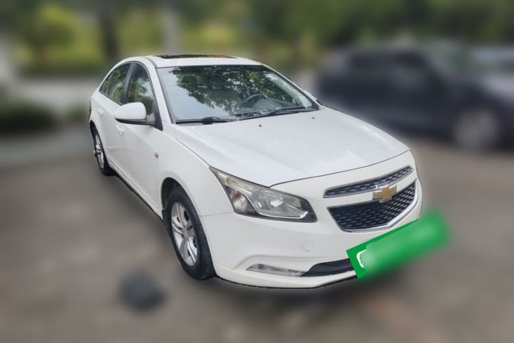 Used Chevrolet Cruze 2015 1.5L Classic SE AT Front Right 45 Deg