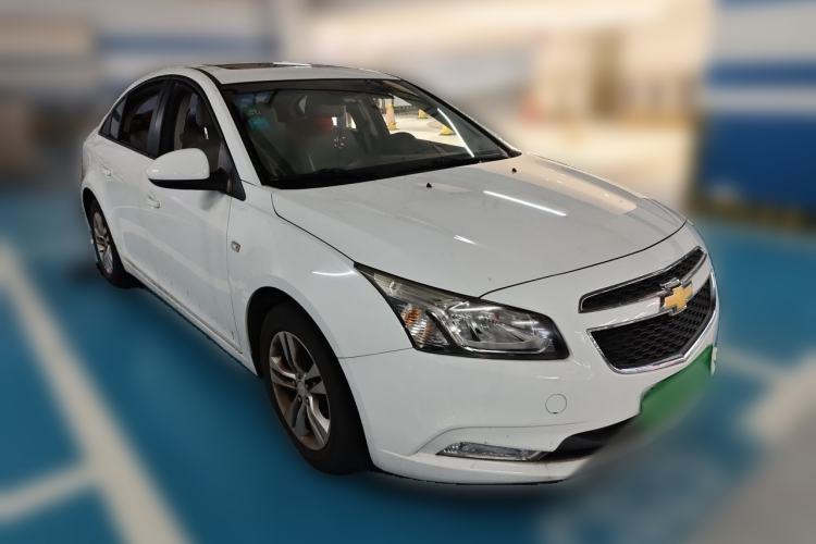 Used Chevrolet Cruze 2015 1.5L Classic SE MT Front Right 45 Deg
