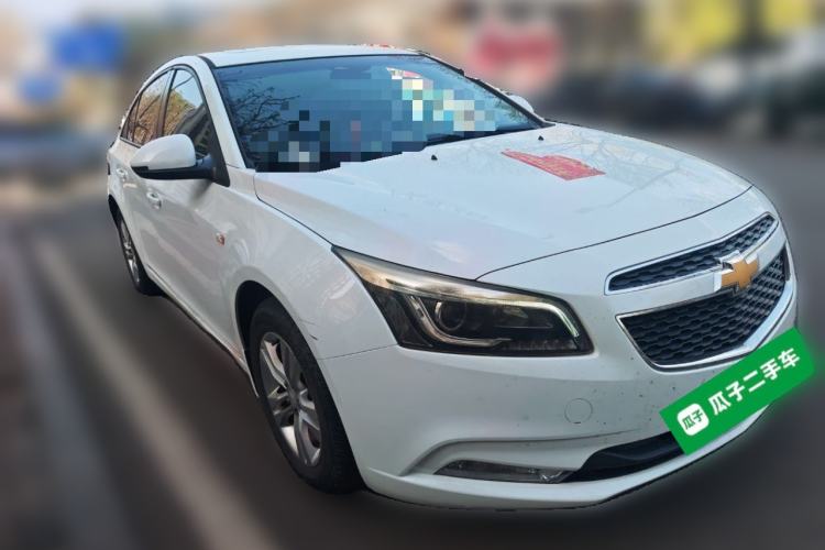 Used Chevrolet Cruze 2015 1.5L Classic SE MT Front Right 45 Deg