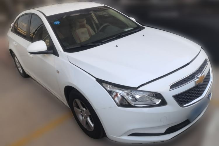 Used Chevrolet Cruze 2015 1.5L Classic SL MT Front Right 45 Deg