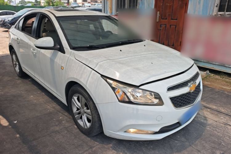Used Chevrolet Cruze 2015 1.5L Classic SE MT Front Right 45 Deg