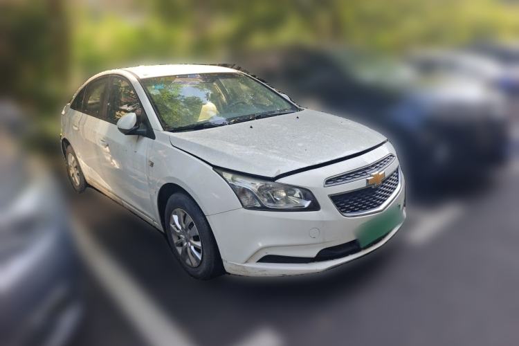 Used Chevrolet Cruze 2015 1.5L Classic SL MT Front Right 45 Deg