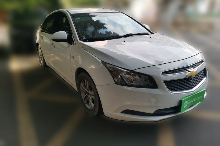 Used Chevrolet Cruze 2015 1.5L Classic SL MT Front Right 45 Deg