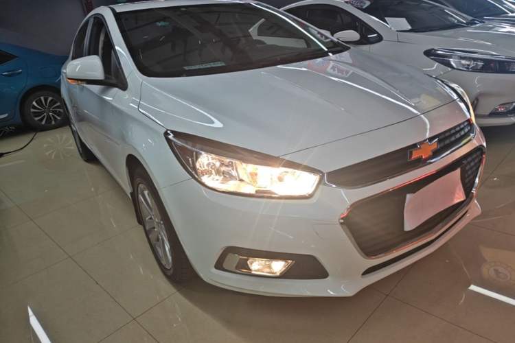 Used Chevrolet Cruze 2015 1.5L Automatic Luxury Edition Front Right 45 Deg