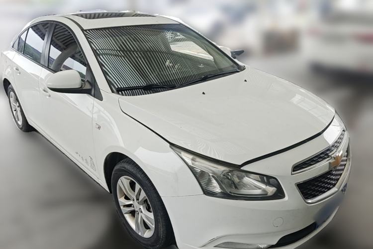 Used Chevrolet Cruze 2015 1.5L Classic SE AT Front Right 45 Deg