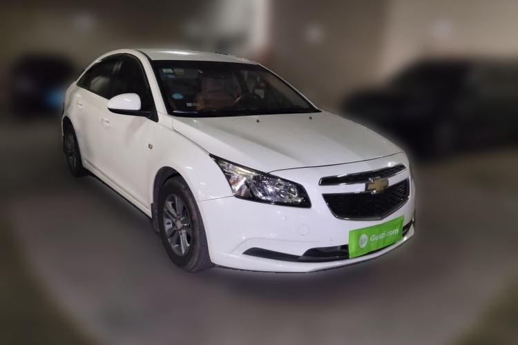 Used Chevrolet Cruze 2015 1.5L Classic SL MT Front Right 45 Deg