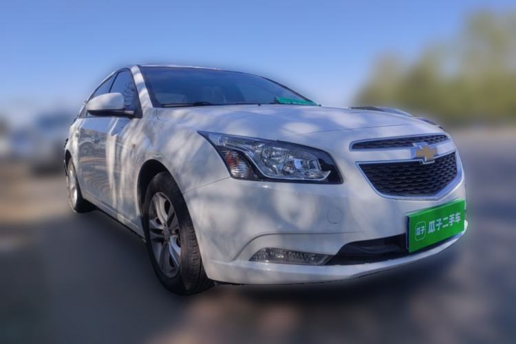 Used Chevrolet Cruze 2015 1.5L Classic SE AT Front Right 45 Deg