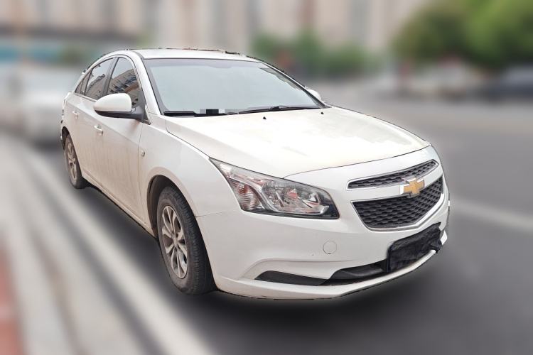 Used Chevrolet Cruze 2015 1.5L Classic SL MT Front Right 45 Deg