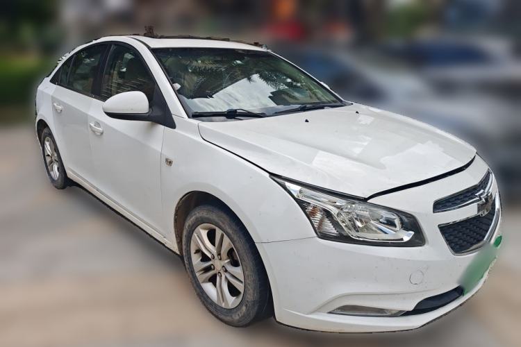 Used Chevrolet Cruze 2015 1.5L Classic SE AT Front Right 45 Deg