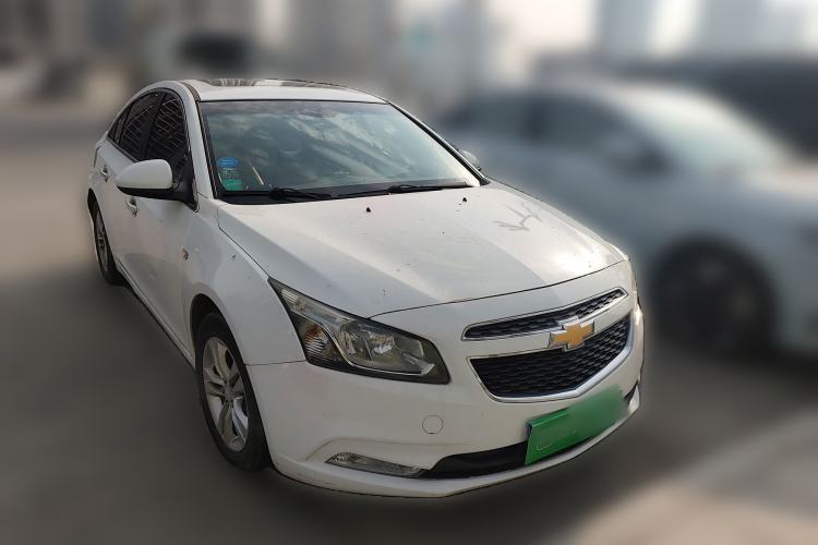 Used Chevrolet Cruze 2015 1.5L Classic SE MT Front Right 45 Deg