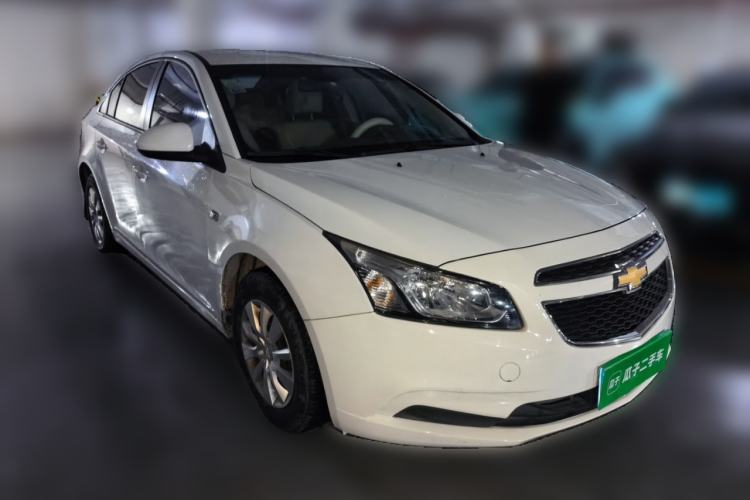 Used Chevrolet Cruze 2015 1.5L Classic SL MT Front Right 45 Deg