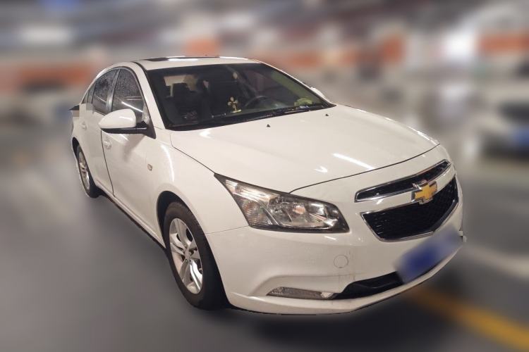 Used Chevrolet Cruze 2015 1.5L Classic SE AT Front Right 45 Deg