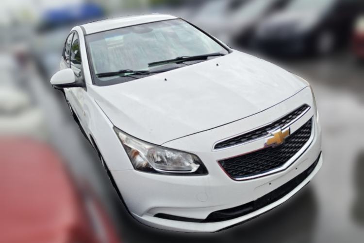 Used Chevrolet Cruze 2015 1.5L Classic SL MT Front Right 45 Deg