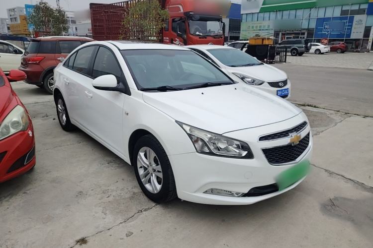 Used Chevrolet Cruze 2015 1.5L Classic SE AT Front Right 45 Deg