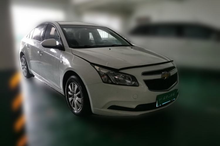Used Chevrolet Cruze 2015 1.5L Classic SL MT Front Right 45 Deg