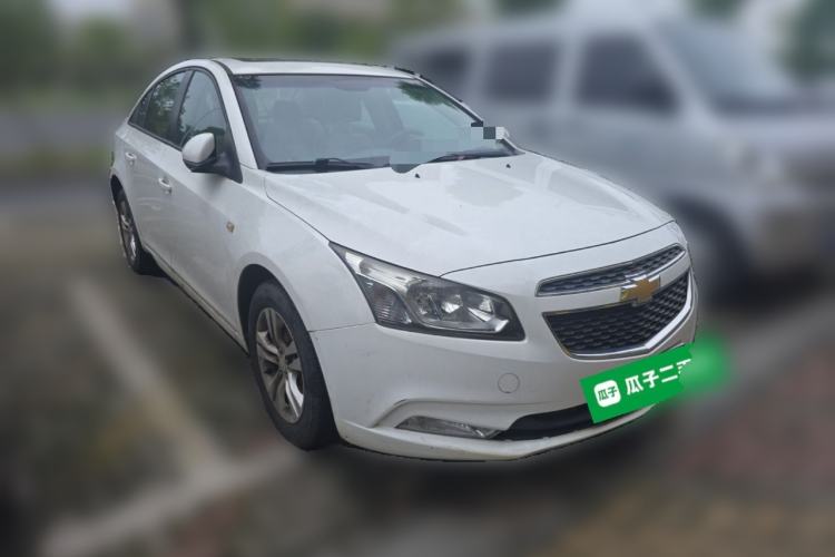 Used Chevrolet Cruze 2015 1.5L Classic SE MT Front Right 45 Deg
