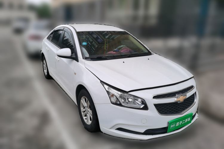 Used Chevrolet Cruze 2015 1.5L Classic SL MT Front Right 45 Deg