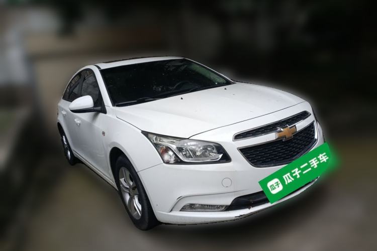 Used Chevrolet Cruze 2015 1.5L Classic SE MT Front Right 45 Deg