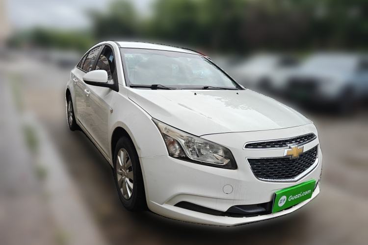 Used Chevrolet Cruze 2015 1.5L Classic SL MT Front Right 45 Deg