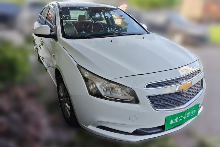 Used Chevrolet Cruze 2015 1.5L Classic SL MT Front Right 45 Deg