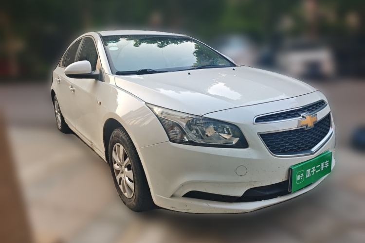 Used Chevrolet Cruze 2015 1.5L Classic SL MT Front Right 45 Deg