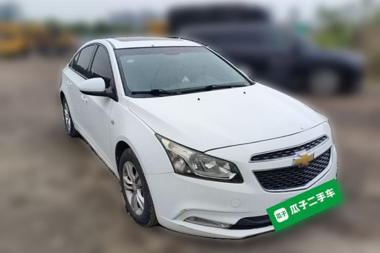Used Chevrolet Cruze 2015 1.5L Classic SE MT Front Right 45 Deg