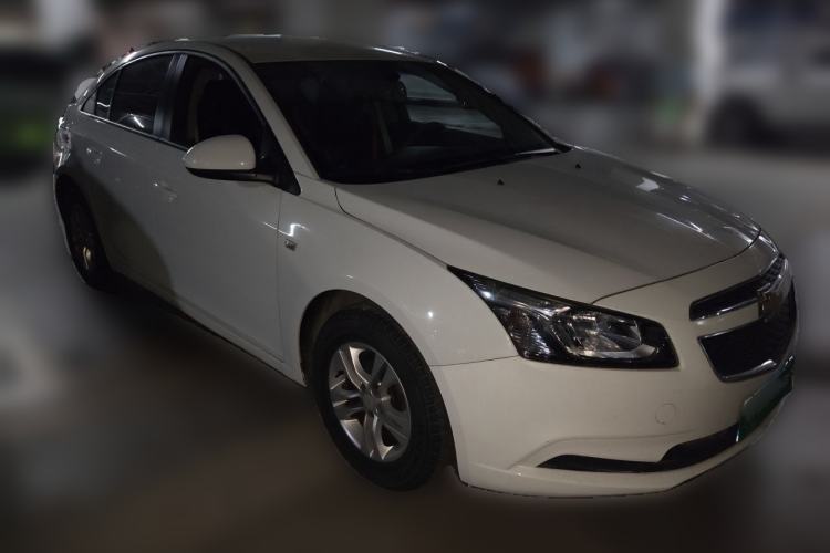 Used Chevrolet Cruze 2015 1.5L Classic SL MT Front Right 45 Deg