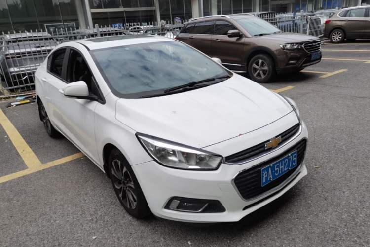 Used Chevrolet Cruze 2015 1.5L Automatic Luxury Edition Front Right 45 Deg